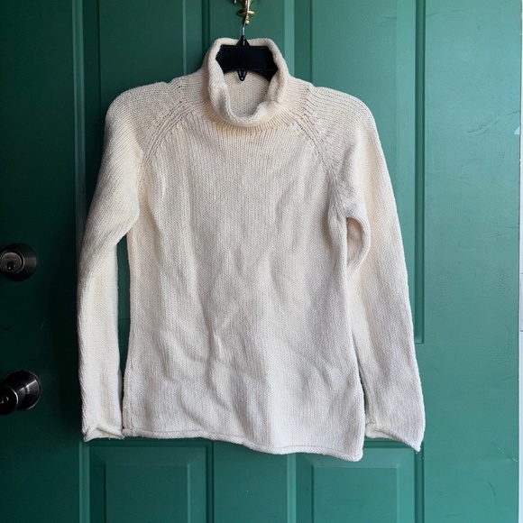 LL Bean XS cream sweater - Picture 1 of 6